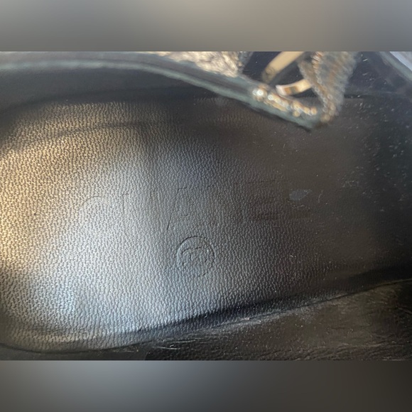 Vintage CHANEL maryjane wedges. In metallic silver exotic python Jeweled CC logo - Picture 8 of 12